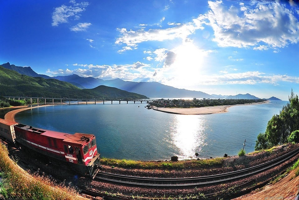 Hai Van Pass by train