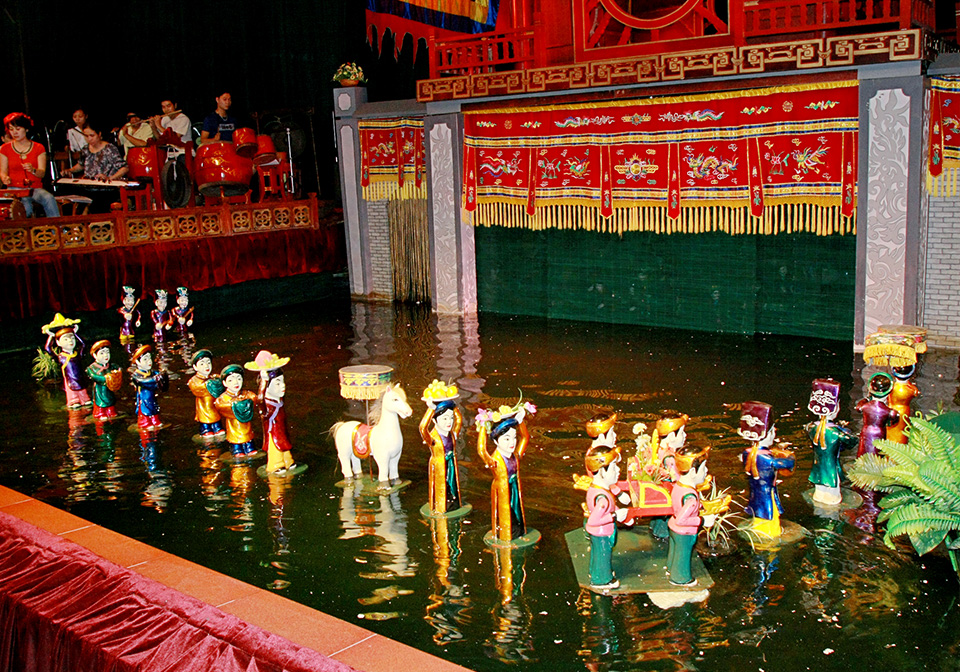 Water puppet show