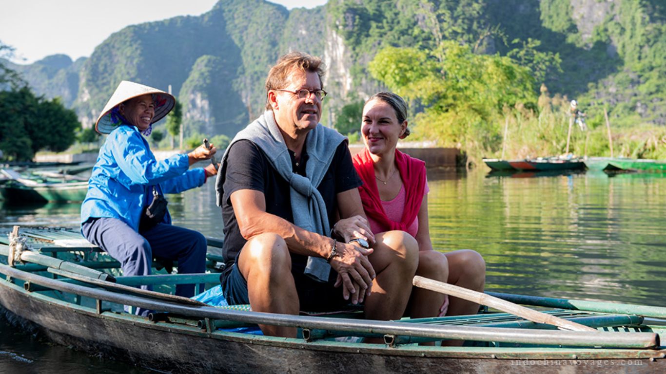 Boat tour at Trang An complex