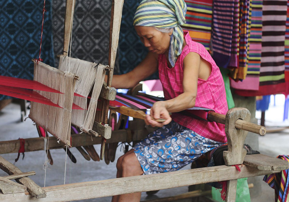 weaving brocade