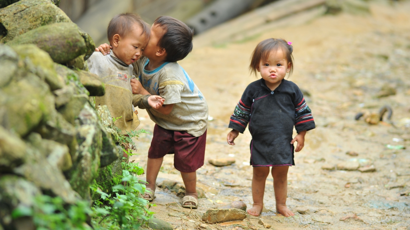 Hmong Kids in Sapa