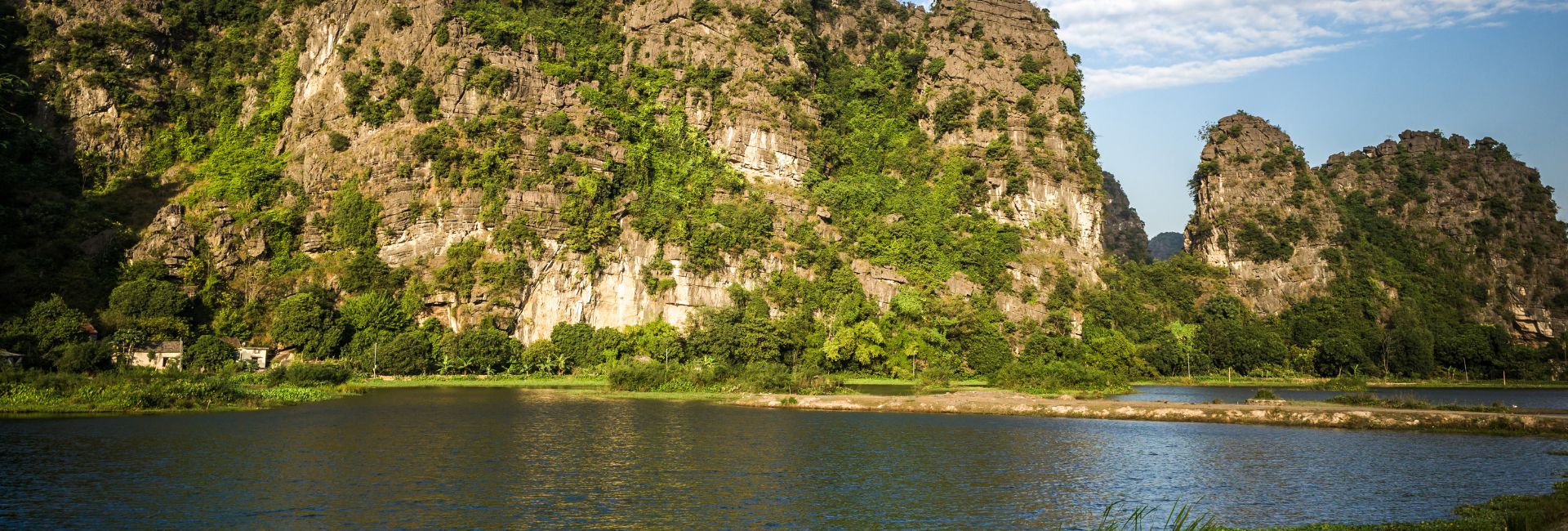 Ninh Binh in November: Golden Light, Clear Skies, and Peaceful Landscapes
